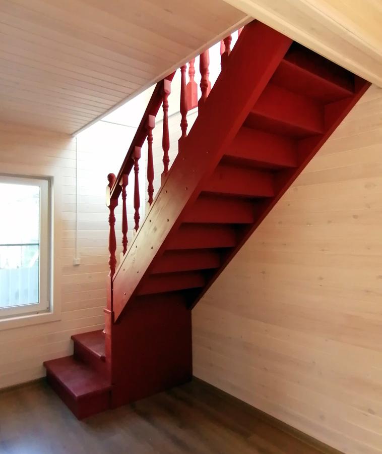 Лестница клеёная с балясинами и поручнем